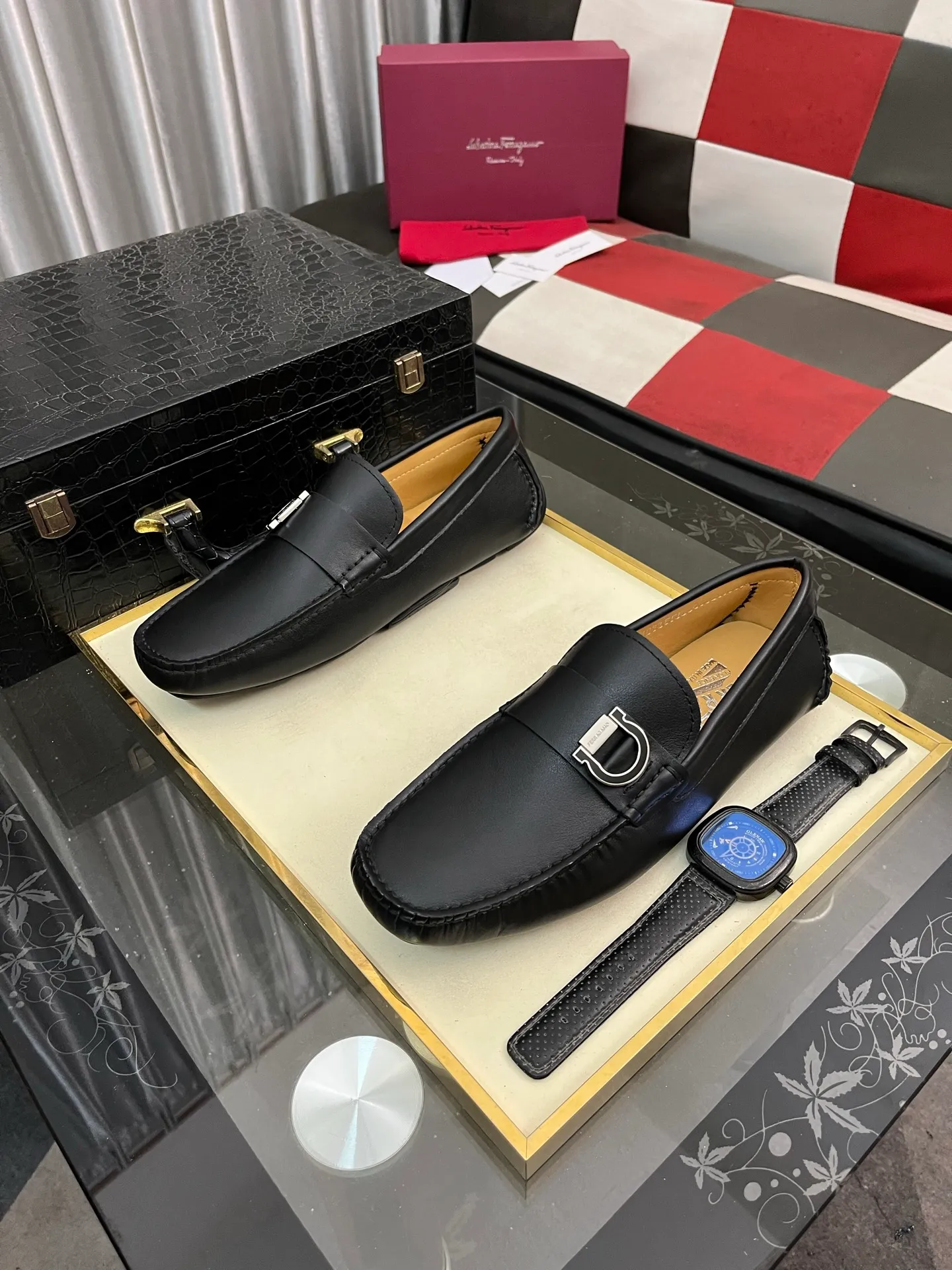 Men's shoes 💰560⌚️⌚️ Ferragamo [Ferragamo] new high-end quality framed shoes. The style is luxurious and elegant, with equal emphasis on practicality and style. We pay special attention to quality and details. The shoe last leather, workmanship and comfort are not inferior! Material: Imported first-layer soft cowhide leather upper ➕Genuine leather lining, code number: 38-446️⃣colors available